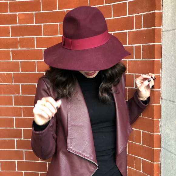 Express Burgundy Wool/Laine Hat - Picture 5 of 6